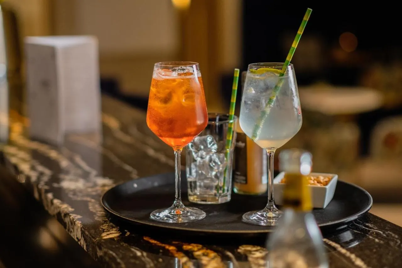 Golden Tulip Lyon Ouest Techlid Hotel & Spa Limonest France