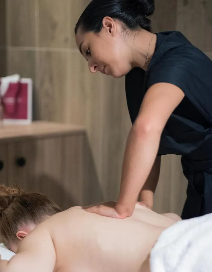 Golden Tulip Lyon Ouest Techlid Hotel & Spa Limonest
