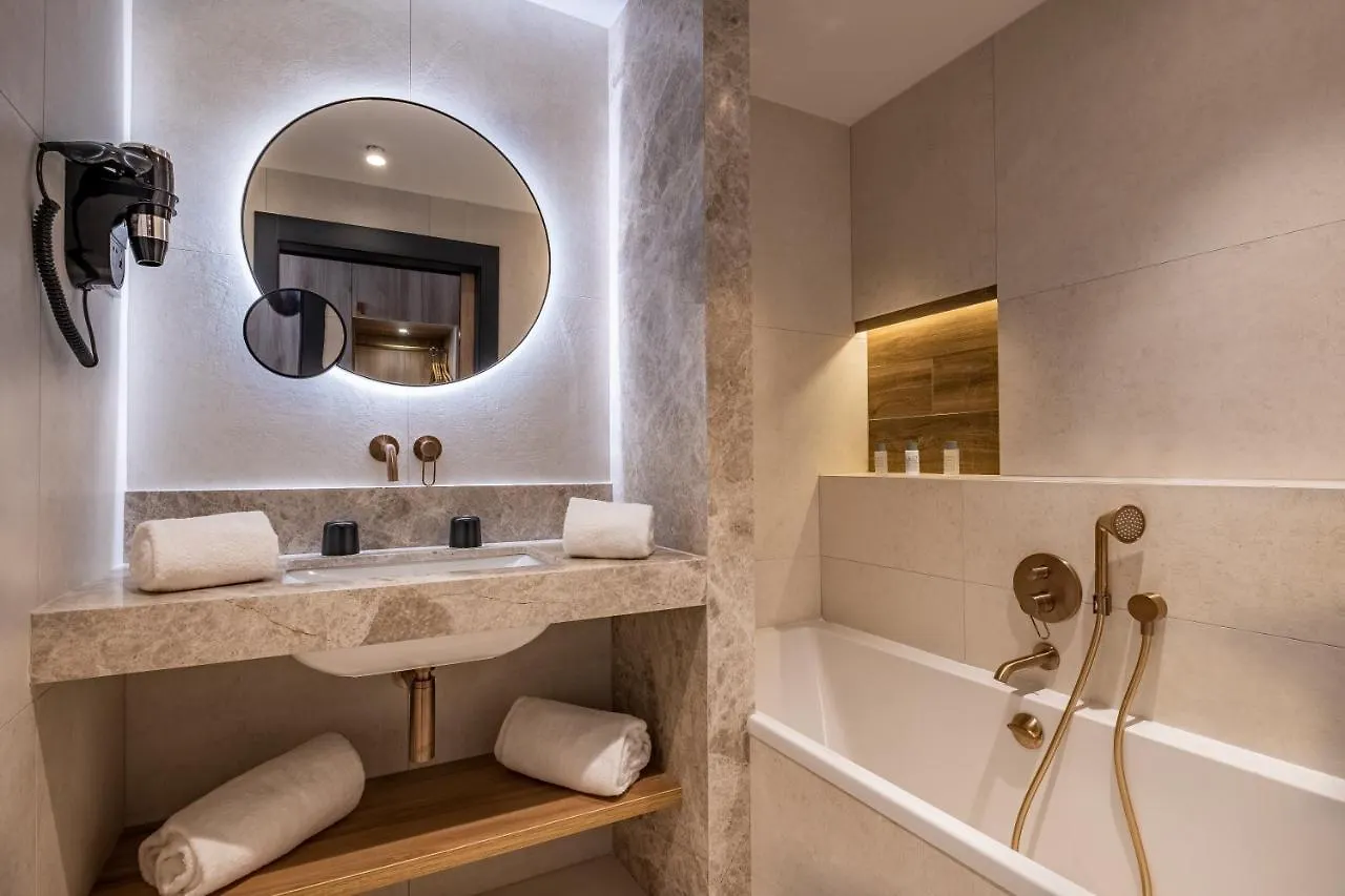 Golden Tulip Lyon Ouest Techlid Hotel & Spa Limonest 4*,  Francie