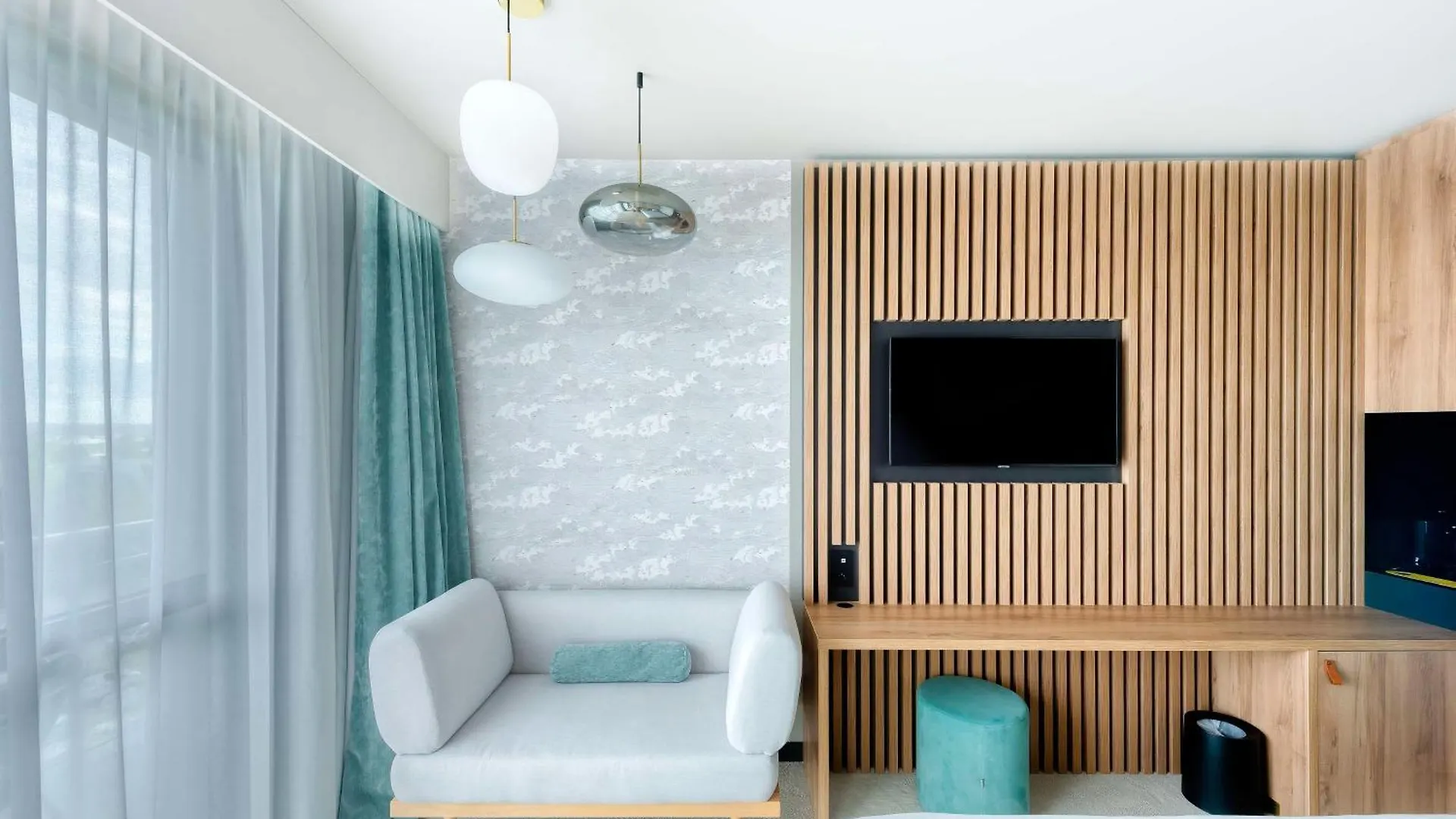 Golden Tulip Lyon Ouest Techlid Hotel & Spa Limonest 4*,
