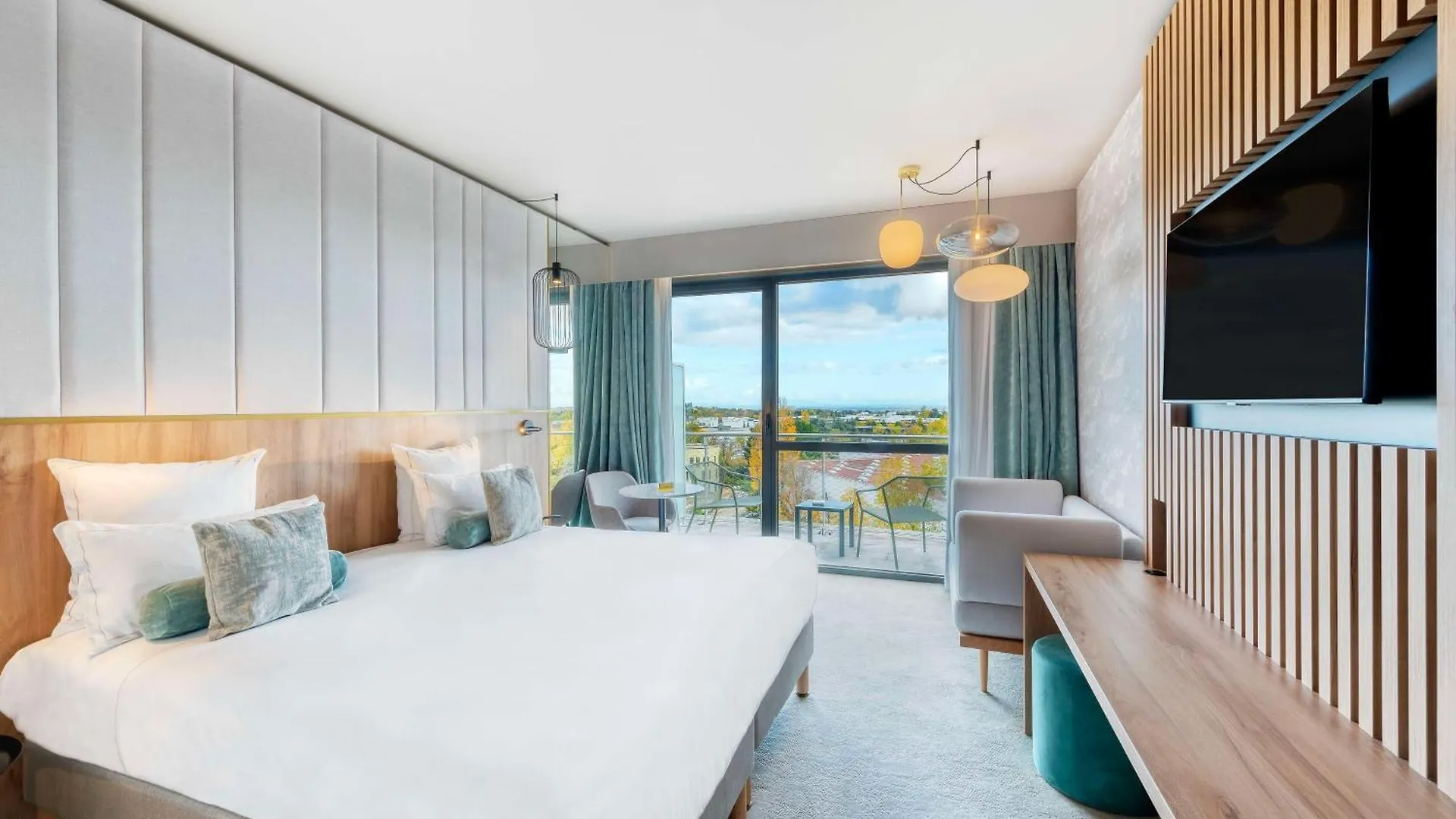 Golden Tulip Lyon Ouest Techlid Hotel & Spa Limonest 4*,  France