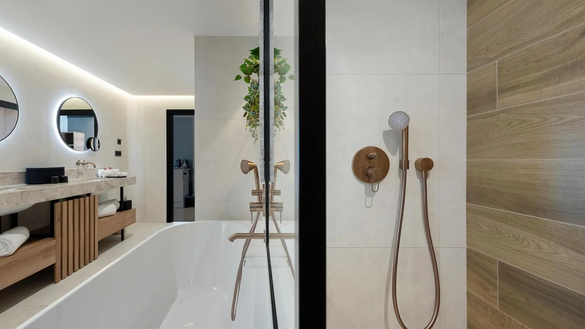 Golden Tulip Lyon Ouest Techlid Hotel & Spa Limonest