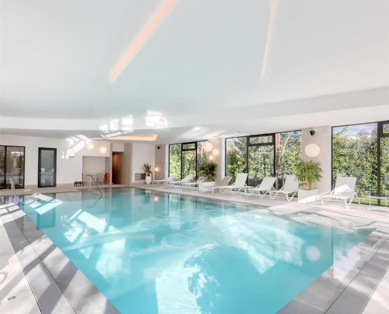 Golden Tulip Lyon Ouest Techlid Hotel & Spa Limonest 4*,