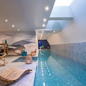 Parister Piscine & 5*, Parigi Francia