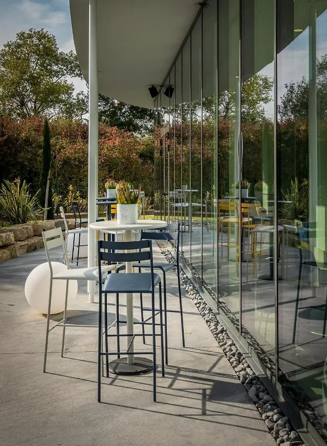 Golden Tulip Lyon Ouest Techlid Hotel & Spa Limonest 4*,